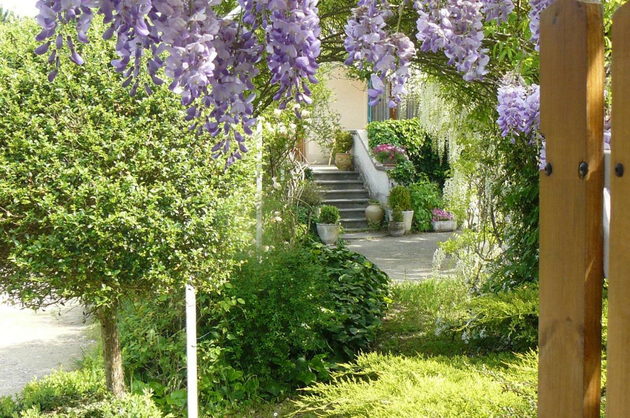 ロマン・シュル・イゼール Au The A La Menthe Bed & Breakfast エクステリア 写真